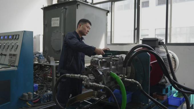 MPT046 Pompası ve stoktaki parçalar şimdi mevcut Çin'de yapılmış Fit Sauer MPT046 Hidrolik Pompa 8